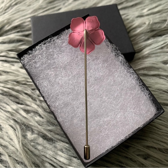 Vintage Flower Hat Lapel Pin - Picture 4 of 7